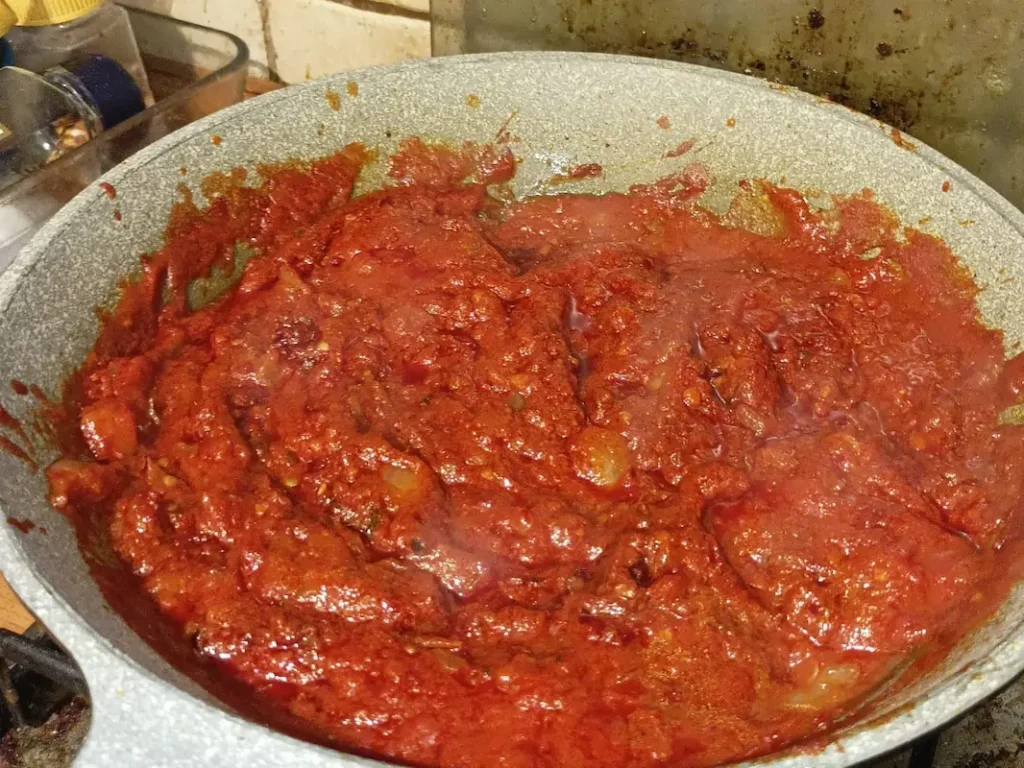 the 'nduja melts in tomato sauce