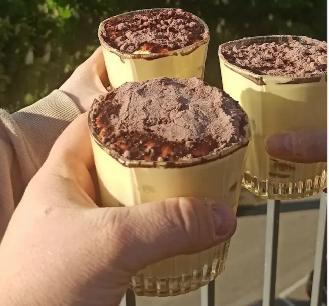 tiramisu mini desserts