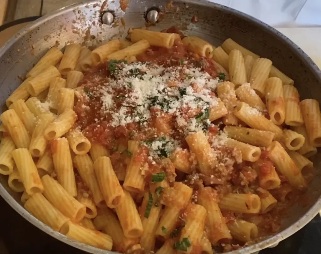 rigatoni with bolognese sauce