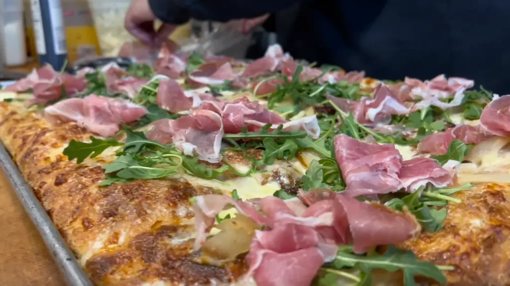 Pear, Prosciutto and Gorgonzola Pizza - Recipe Runner