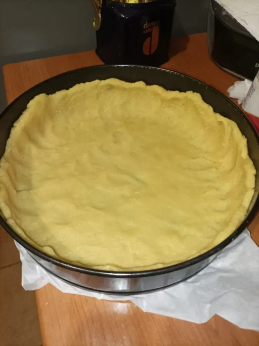 shortcrust pastry in springform pan