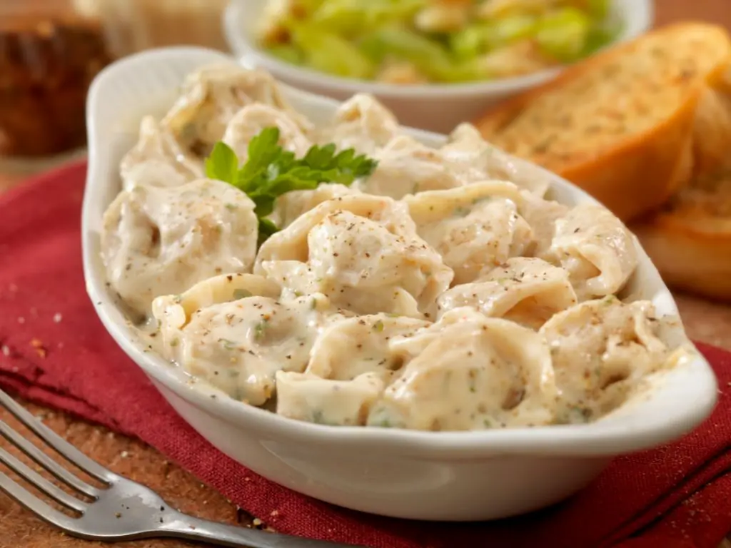 tortellini with alfredo sauce