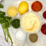 the ingredients for spicy aioli