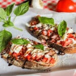 Easy Caprese Flatbread Recipe