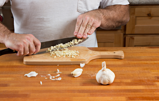 Storing Garlic in Olive Oil - methods