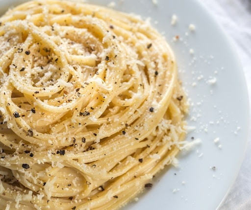 Pasta alla Gricia vs Carbonara: Rome's Best Pasta Dishes