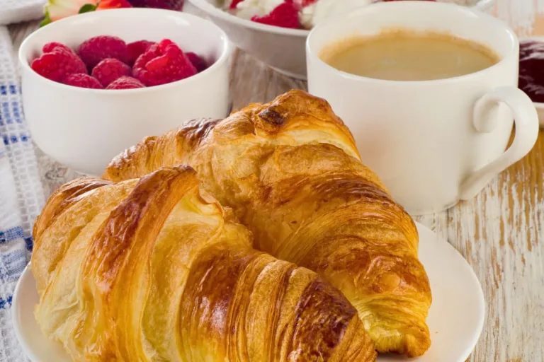 Best romantic breakfast ideas for him in bed